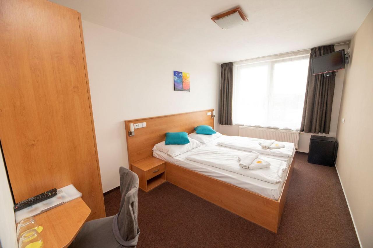 Hotel Rakovec Brno Ngoại thất bức ảnh
