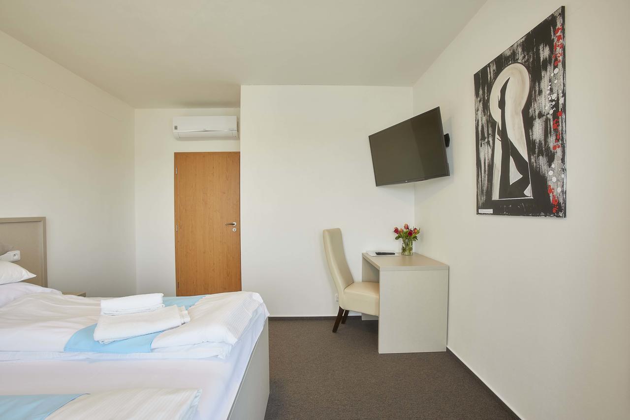 Hotel Rakovec Brno Ngoại thất bức ảnh